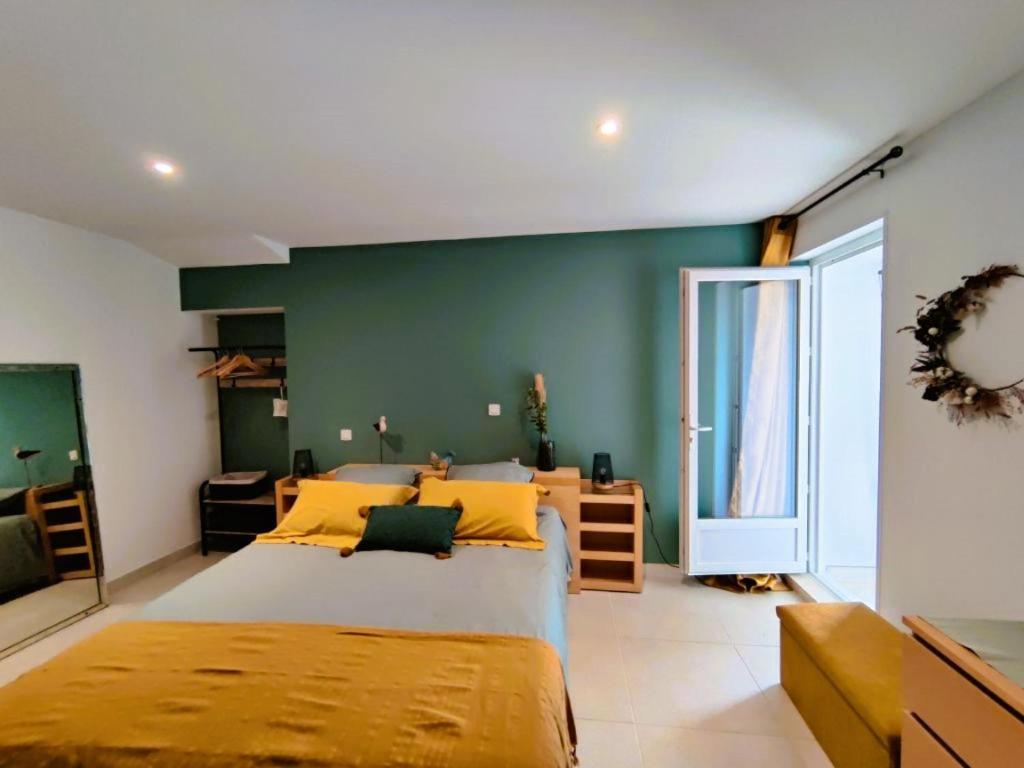 Gite De La Petite Vallee Saint-Savinien Экстерьер фото